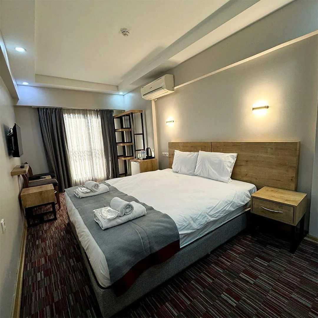 Mojo Otel İzmir 3*,