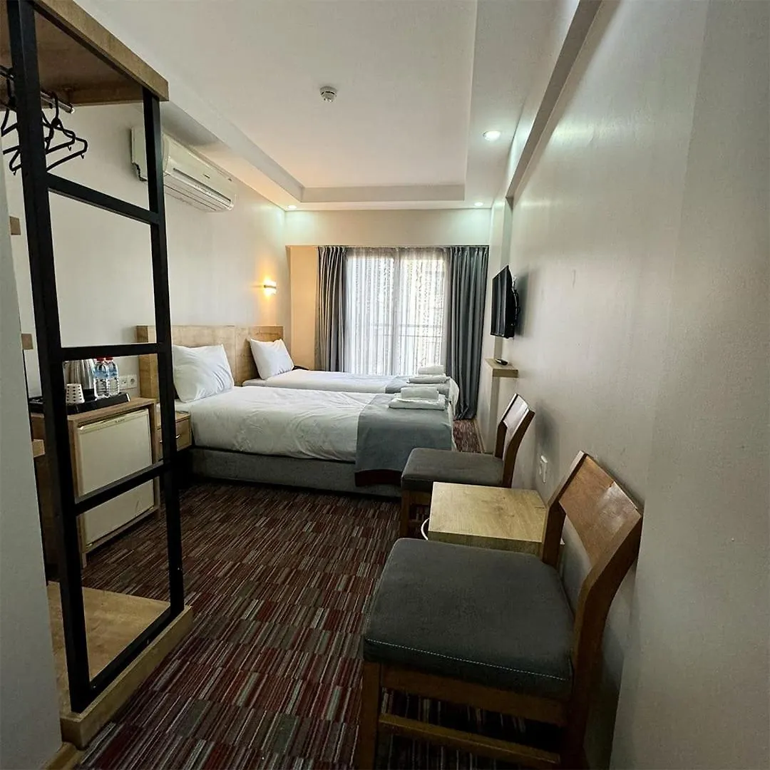Mojo Otel İzmir 3*,