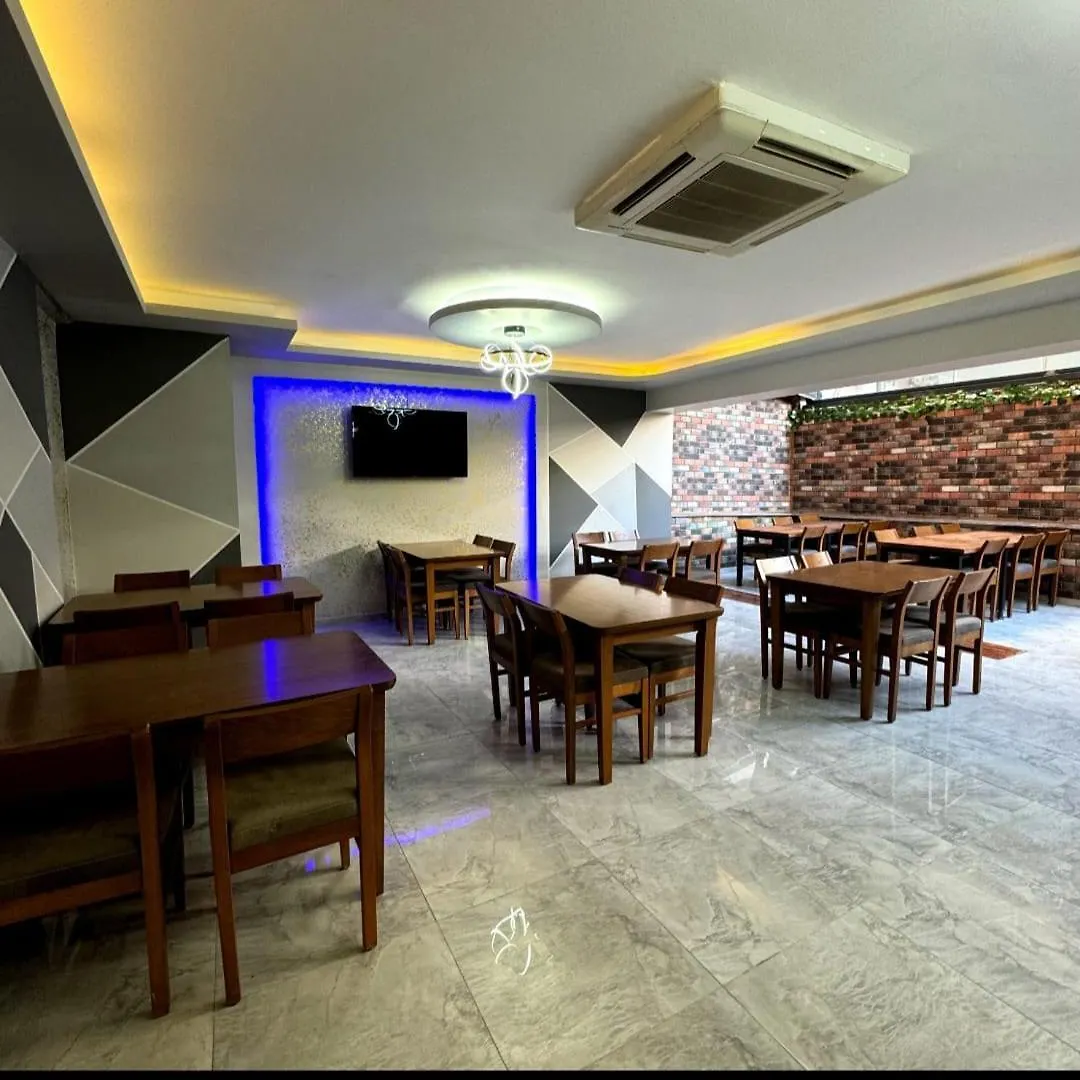 Mojo Otel İzmir 3*,
